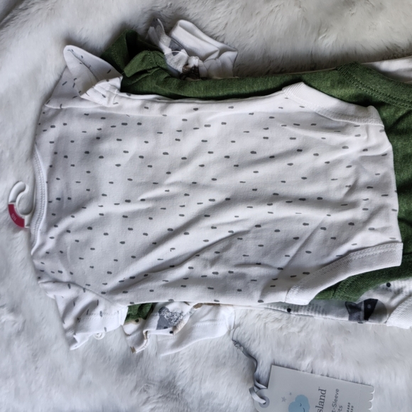 Cloud Island; set of 4 shortsleeve bodysuits; size newborn - Picture 4 of 4